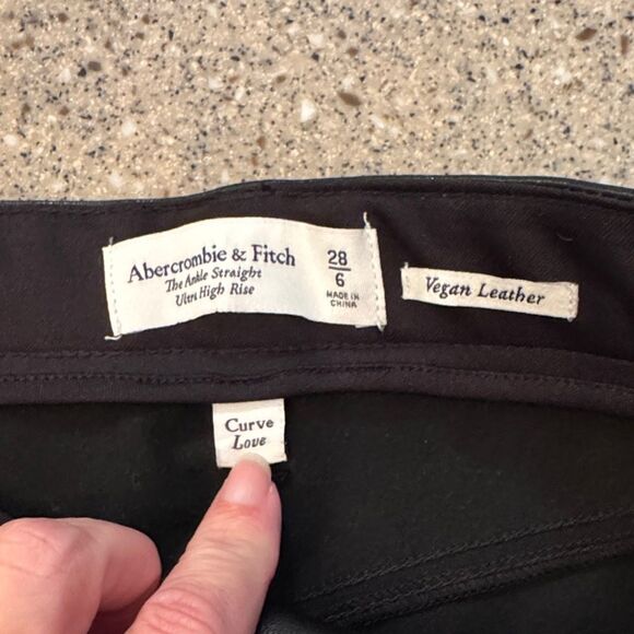 ABERCROMBIE & FITCH Curve Love Black Vegan Leather Ankle Straight Pant - Picture 3 of 10